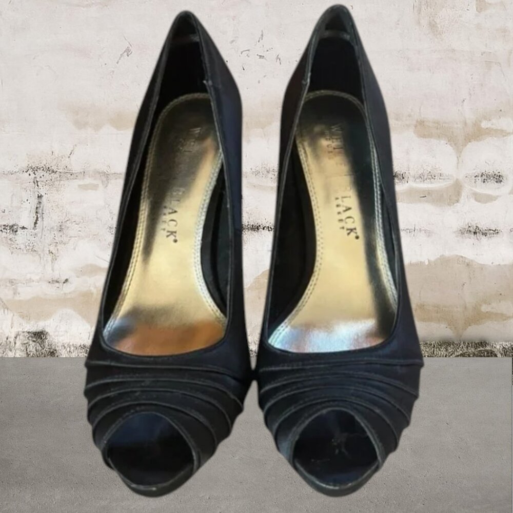 White House Black Market Women's Elegant Black Peep-Toe Heels Size 8 - Picture 2 of 8